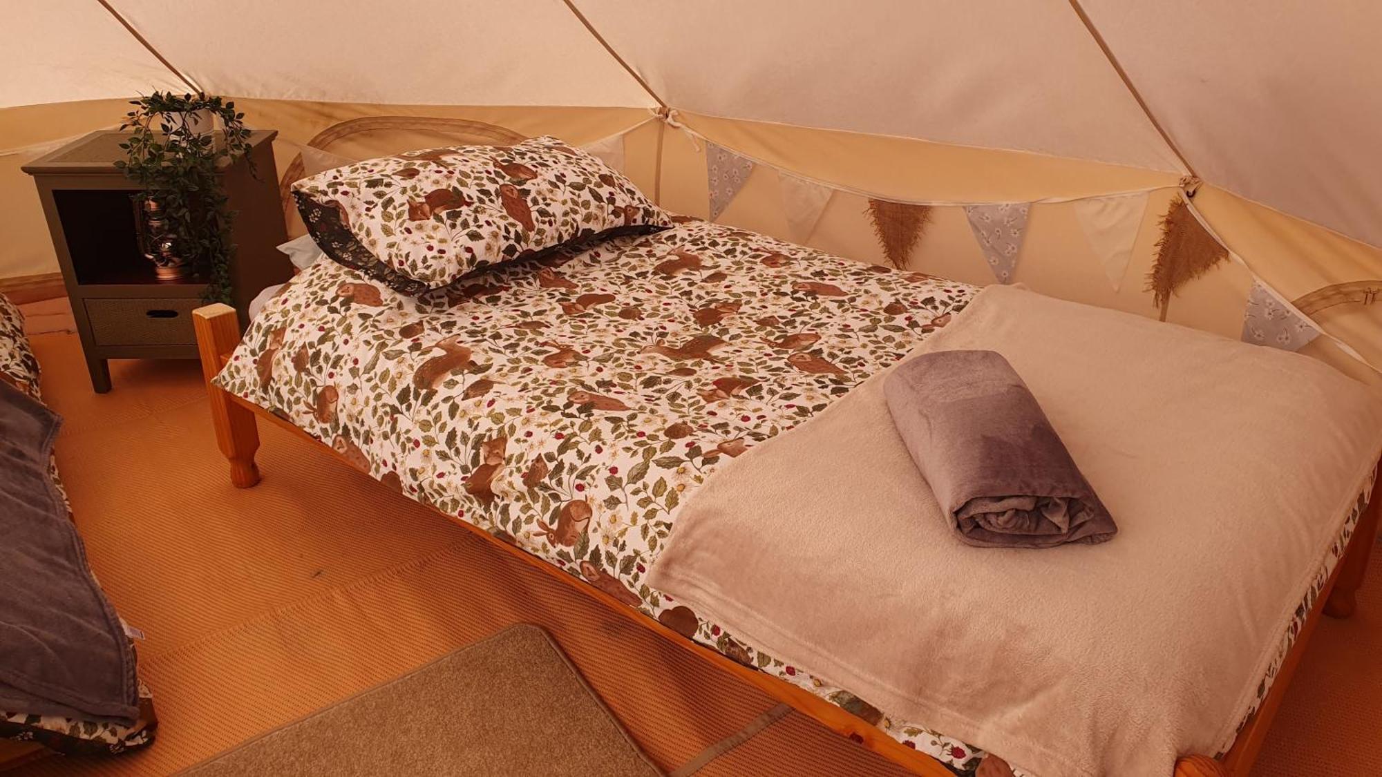 Calon Y Goedwig Glamping Hotel Llandovery Exterior foto
